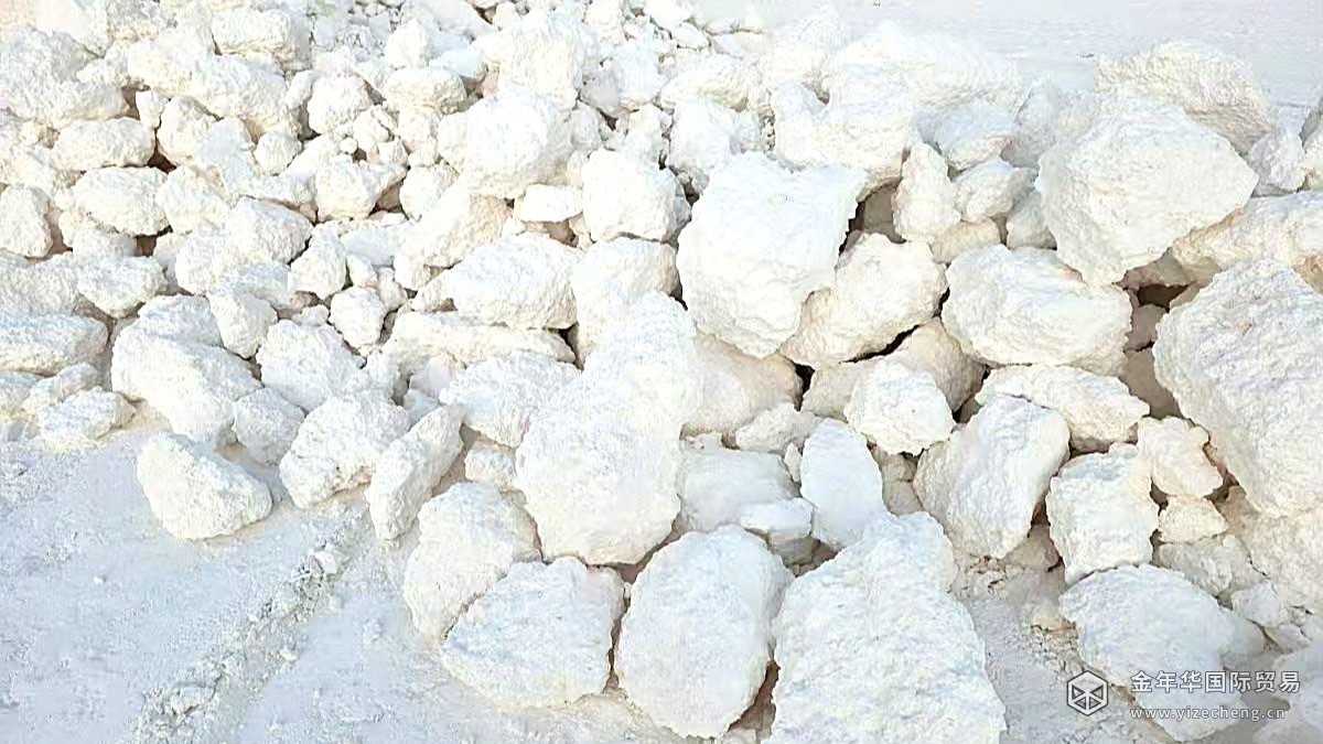碳酸钙矿石堆场